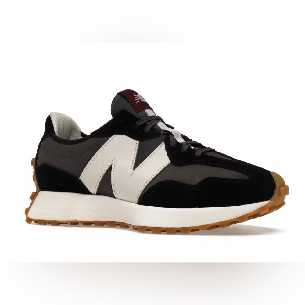 New Balance 327: Size 8